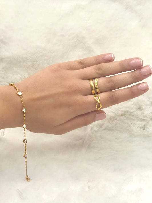 Queen Of Hearts Bracelet - White