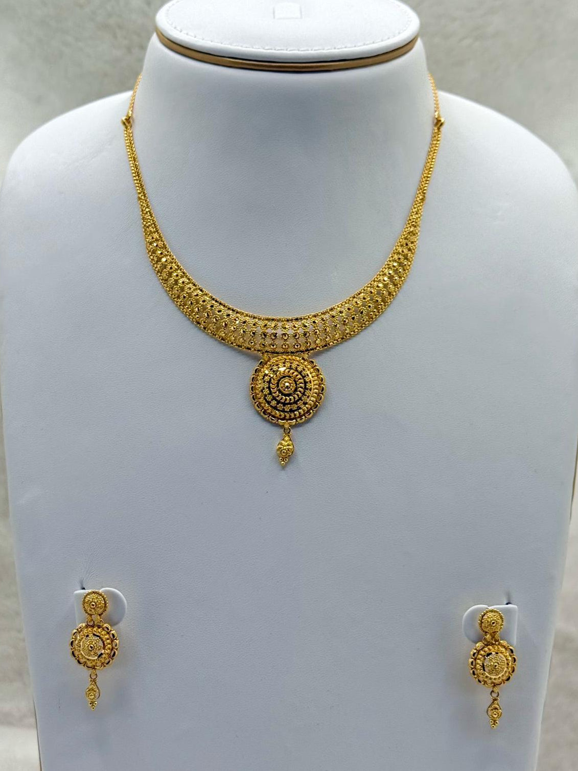 Nurain Necklace Set