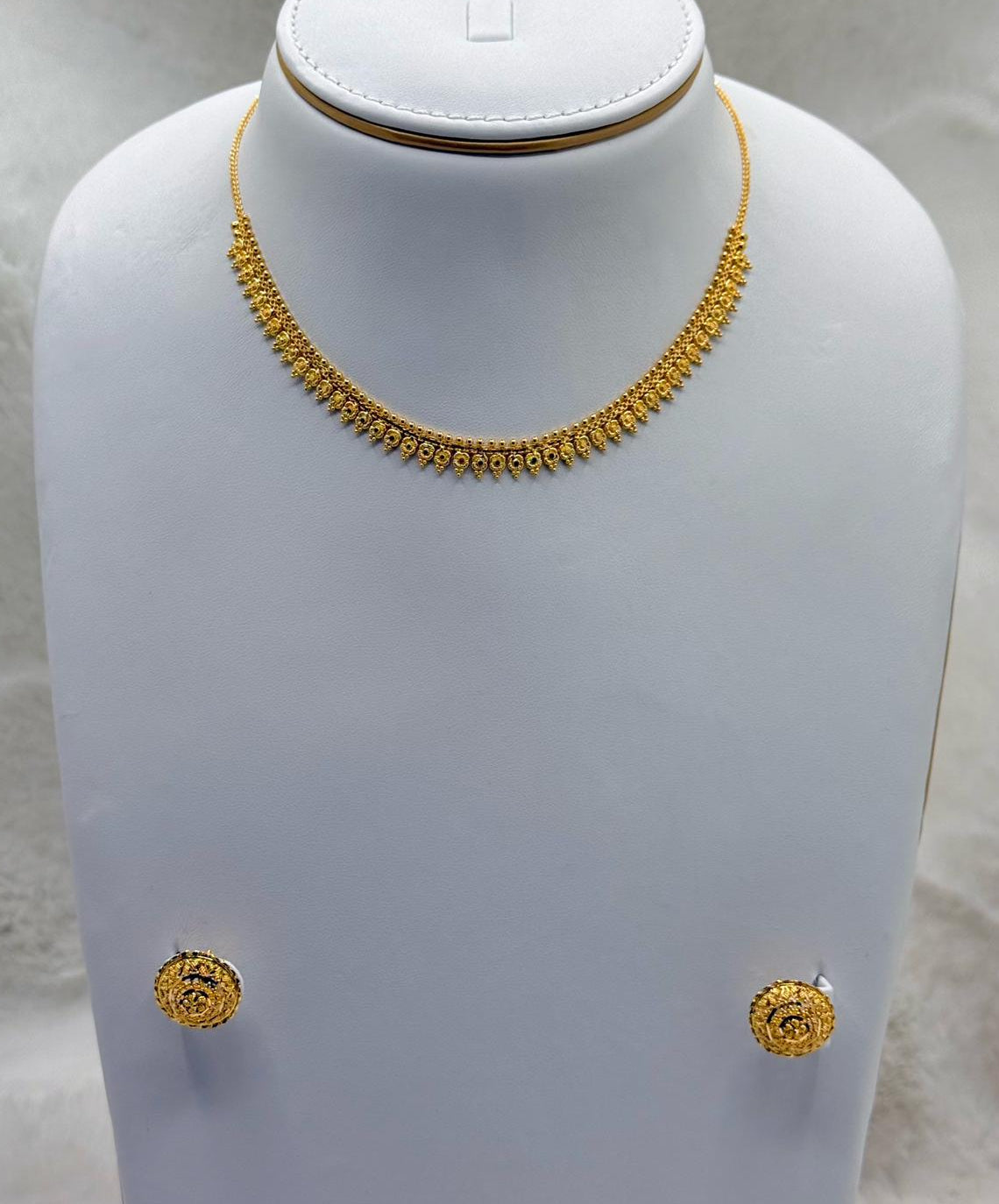 Shanti Necklace Set