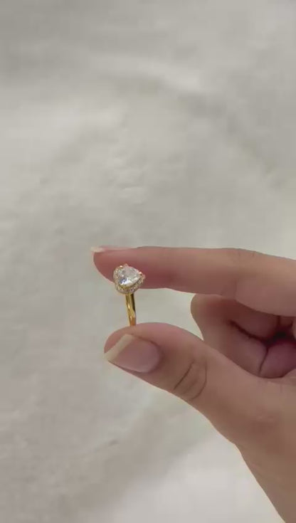 Queen Of Heart Ring- White