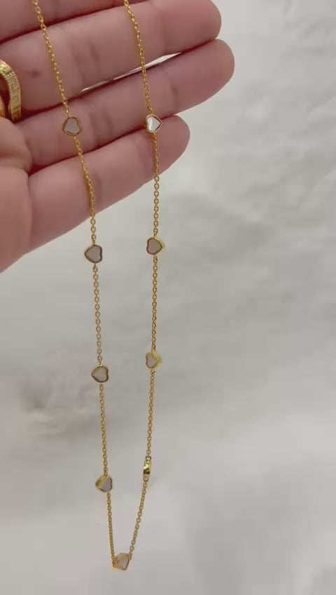 Queen Of Hearts Chain - White